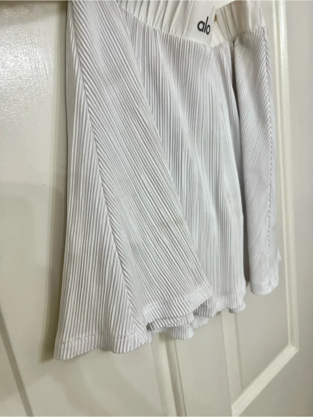 ALO Yoga Women's White micro plisse tennis skirt XS